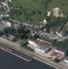 Photos aériennes de "seine" - Photo réf. A03305 - Sur les rives de la Seine, le pass industriel de la commune subsiste avec quelques entreprises.