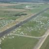 Photos aériennes de "aerodrome" - Photo réf. N001415 - L'arodrome sert de base de rassemblement  des milliers de plerins.