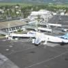 Photos aériennes de "aeroport" - Photo réf. N006054 - L'ex Boeing 747 F-GSUN de Corsair  l'embarquement