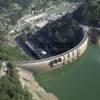 Photos aériennes de "hydroélectrique" - Photo réf. N016664 - Le barrage hydrolectrique de Bort-les-Orgues (Corrze) retient les eaux de la Dordogne.