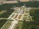 Photos aériennes de "châteaux" - Photo réf. T037898 - Le Chteau de Vaux-le-Vicomte et ses jardins se situe  Maincy dans le Val-de-Marne.
