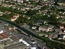 Photos aériennes de "centre" - Photo réf. T045694 - Le canal du Centre traverse la ville sur toute sa longueur.