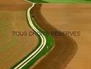 Photos aériennes de "champ" - Photo réf. T048781 - Le menhir de la Pierre Fiche, perdu en plein champ  Aignay-le-Duc.(21)