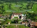 Photos aériennes de "golf" - Photo réf. T049374 - Le chteau de Chailly s'ouvre sur le golf.