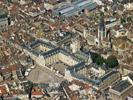 Photos aériennes - Mairies - Photo réf. T049744 - La place de la Libration et la mairie de Dijon (Cte-d'Or) installe dans le Palais des Ducs de Bourgogne. La tour Philippe Le Bon domine la ville.