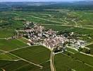 Photos aériennes - Cultures céréales et vigne - Photo réf. T051489 - Le chteau et l'exploitation viticole de Pommard furent cres au 18 sicle.