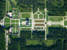 Photos aériennes de "jardins" - Photo réf. T069516 - Vue verticale du chteau de Vaux-le-Vicomte et de ses jardins bien ordonns, Val-de-Marne.