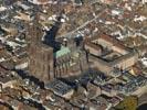 Photos aériennes de "monument" - Photo réf. T069735 - L'imposante cathdrale Notre-Dame de Strasbourg (Bas-Rhin) est le monument principal du classement de la Grande Ile de Strasbourg au Patrimoine Mondial de l'UNESCO.