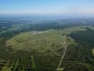 Photos aériennes de "aerodrome" - Photo réf. T070486 - L'arodrome de Vesoul-Frottey est situ sur un plateau  375m d'altitude.