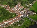 Photos aériennes de "village" - Photo réf. T070700 - Le village de Saint-Valre fait partie de la commune.