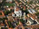 Photos aériennes - Cathédrales et autres lieux de culte - Photo réf. T071565 - Une glise de Nave, Italie.