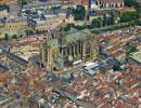 Photos aériennes - Cathédrales et autres lieux de culte - Photo réf. T084516 - La cathdrale de Metz (Moselle) et son architecture imposante.