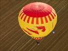 Photos aériennes de "montgolfière" - Photo réf. U092162 - Une montgolfire lors du Lorraine Mondial Air Ballons 2009 sur la base de Chambley-Bussires, Meurthe-et-Moselle.