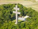 Photos aériennes de "mémorial" - Photo réf. U100168 - La Croix de Lorraine, haute de 44 mtres, fut inaugure le 18 juin 1972.