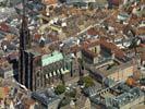 Photos aériennes de "UNESCO" - Photo réf. U100240 - L'imposante cathdrale Notre-Dame de Strasbourg (Bas-Rhin) est le monument principal du classement de la Grande Ile de Strasbourg au Patrimoine Mondial de l'UNESCO.