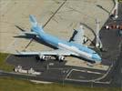Photos aériennes de "aeroport" - Photo réf. U115959 - Un Boeing 747-400.