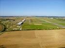 Photos aériennes de "aerodrome" - Photo réf. E124725 - En phase finale d'atterrissage  Chambley en piste 05 gauche.
