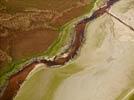 Photos aériennes de "riviere" - Photo réf. E125152 - On retrouve au fond du lac le lit de la rivire et les arbres qui la bordait.