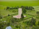 Photos aériennes de "monument" - Photo réf. E135239 - Ce monument commmore les combats o 70 000 soldats amricains furent engags en Champagne.