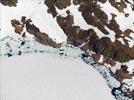 Photos aériennes de "fonte" - Photo réf. E126387 - Dbut de fonte de la glace sur l'tang D'Araing