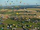  - Photo réf. E128489 - Lorraine Mondial Air Ballons 2013 : Vol du Mercredi 31 Juillet le soir lors du Record Mondial de Dcollage en Masse. (Greatest Mass Ascent)