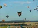  - Photo réf. E128503 - Lorraine Mondial Air Ballons 2013 : Vol du Mercredi 31 Juillet le soir lors du Record Mondial de Dcollage en Masse. (Greatest Mass Ascent)
