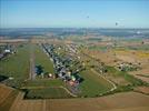 Photos aériennes de "montgolfière" - Photo réf. E128576 - Lorraine Mondial Air Ballons 2013 : Vol du Jeudi 1 Aot le matin lors du Record Mondial de Dcollage en Ligne. (The Great Line, In-line Mass Ascent)