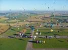 Photos aériennes de "montgolfière" - Photo réf. E128580 - Lorraine Mondial Air Ballons 2013 : Vol du Jeudi 1 Aot le matin lors du Record Mondial de Dcollage en Ligne. (The Great Line, In-line Mass Ascent)