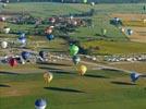 Photos aériennes de "lorraine" - Photo réf. E128587 - Lorraine Mondial Air Ballons 2013 : Vol du Jeudi 1 Aot le matin lors du Record Mondial de Dcollage en Ligne. (The Great Line, In-line Mass Ascent)