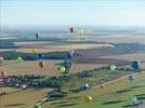 Photos aériennes de "montgolfière" - Photo réf. E128592 - Lorraine Mondial Air Ballons 2013 : Vol du Jeudi 1 Aot le matin lors du Record Mondial de Dcollage en Ligne. (The Great Line, In-line Mass Ascent)