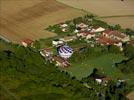 Photos aériennes de "montgolfière" - Photo réf. E128615 - Lorraine Mondial Air Ballons 2013 : Vol du Jeudi 1 Aot le matin lors du Record Mondial de Dcollage en Ligne. (The Great Line, In-line Mass Ascent)