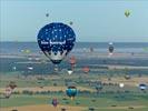  - Photo réf. E128622 - Lorraine Mondial Air Ballons 2013 : Vol du Jeudi 1 Aot le matin lors du Record Mondial de Dcollage en Ligne. (The Great Line, In-line Mass Ascent)