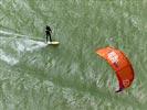 Photos aériennes de "étang" - Photo réf. E131974 - Kitesurfeur sur l'tang de la Palme