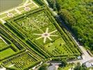 Photos aériennes de "Chateau" - Photo réf. E151476 - Les jardins  la Franaise du Chteau de Villandry sont remarquables.