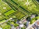 Photos aériennes de "jardins" - Photo réf. E151477 - Les jardins  la Franaise du Chteau de Villandry sont remarquables.
