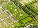 Photos aériennes de "jardins" - Photo réf. E151478 - Les jardins  la Franaise du Chteau de Villandry sont remarquables.