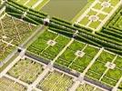 Photos aériennes de "jardins" - Photo réf. E151479 - Les jardins  la Franaise du Chteau de Villandry sont remarquables.