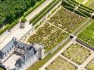 Photos aériennes de "jardins" - Photo réf. E151480 - Les jardins  la Franaise du Chteau de Villandry sont remarquables.