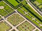 Photos aériennes de "jardins" - Photo réf. E151482 - Les jardins  la Franaise du Chteau de Villandry sont remarquables.