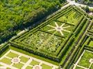 Photos aériennes de "jardins" - Photo réf. E151484 - Les jardins  la Franaise du Chteau de Villandry sont remarquables.