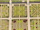 Photos aériennes de "jardins" - Photo réf. E151490 - Les jardins  la Franaise du Chteau de Villandry sont remarquables.