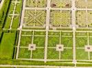 Photos aériennes de "Chateau" - Photo réf. E151493 - Les jardins  la Franaise du Chteau de Villandry sont remarquables.