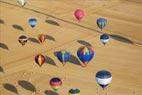 Photos aériennes de "lorraine" - Photo réf. C157903 - Lorraine Mondial Air Ballons 2015 : Vol du Dimanche 26 Juillet le matin lors du Record Mondial de Dcollage en Ligne. (The Great Line, In-line Mass Ascent)