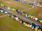 Photos aériennes de "2015" - Photo réf. E157758 - Lorraine Mondial Air Ballons 2015 : Vol du Dimanche 26 Juillet le matin lors du Record Mondial de Dcollage en Ligne. (The Great Line, In-line Mass Ascent)