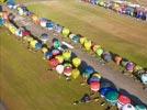 Photos aériennes de "montgolfière" - Photo réf. E157762 - Lorraine Mondial Air Ballons 2015 : Vol du Dimanche 26 Juillet le matin lors du Record Mondial de Dcollage en Ligne. (The Great Line, In-line Mass Ascent)