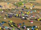 Photos aériennes - Mondial Air Ballons 2015 - Photo réf. E157778 - Lorraine Mondial Air Ballons 2015 : Vol du Dimanche 26 Juillet le matin lors du Record Mondial de Dcollage en Ligne. (The Great Line, In-line Mass Ascent)