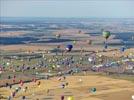 Photos aériennes - Mondial Air Ballons 2015 - Photo réf. E157783 - Lorraine Mondial Air Ballons 2015 : Vol du Dimanche 26 Juillet le matin lors du Record Mondial de Dcollage en Ligne. (The Great Line, In-line Mass Ascent)