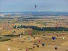 Photos aériennes de "lorraine" - Photo réf. E157797 - Lorraine Mondial Air Ballons 2015 : Vol du Dimanche 26 Juillet le matin lors du Record Mondial de Dcollage en Ligne. (The Great Line, In-line Mass Ascent)