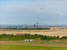 Photos aériennes de "montgolfière" - Photo réf. E157828 - Lorraine Mondial Air Ballons 2015 : Vol du Dimanche 26 Juillet le matin lors du Record Mondial de Dcollage en Ligne. (The Great Line, In-line Mass Ascent)