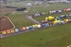 Photos aériennes - Mondial Air Ballons 2017 - Photo réf. E166151 - Mondial Air Ballons 2017 : Vol du Vendredi 28 Juillet le matin : Record du monde de dcollage en ligne, 456 montgolfires !